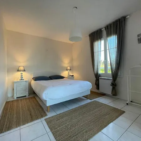 Apartment Appartement Meschers-Sur-Gironde, 2 Pieces, 4 Personnes - Fr-1-550-26 *